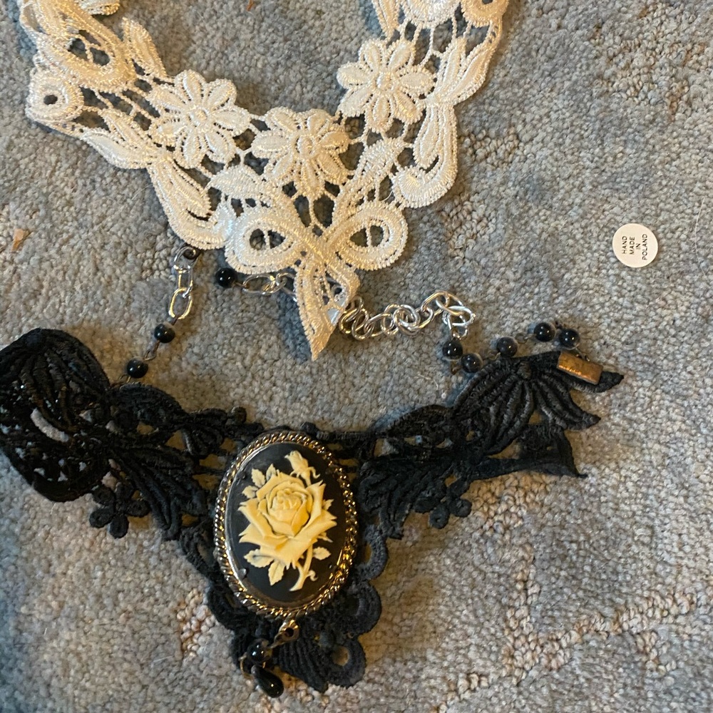 Lace chokers